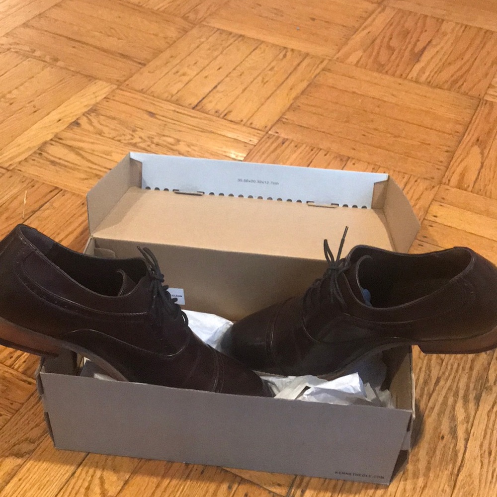 Kenneth Cole Oxford men’s brown dress shoes